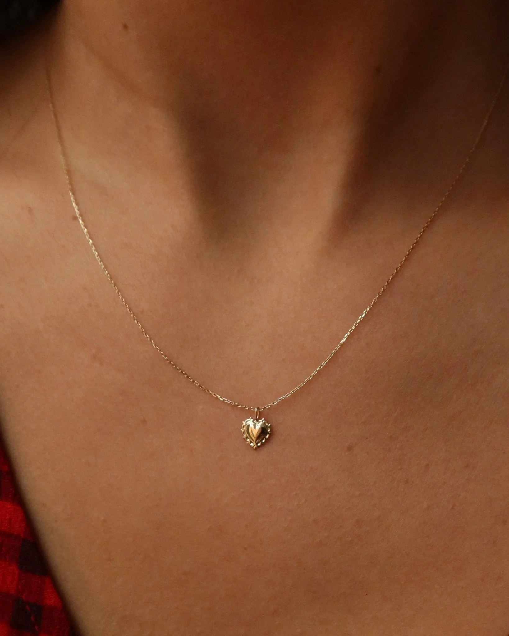BORDEAUX 14K FILIGREE MINI HEART NECKLACE
