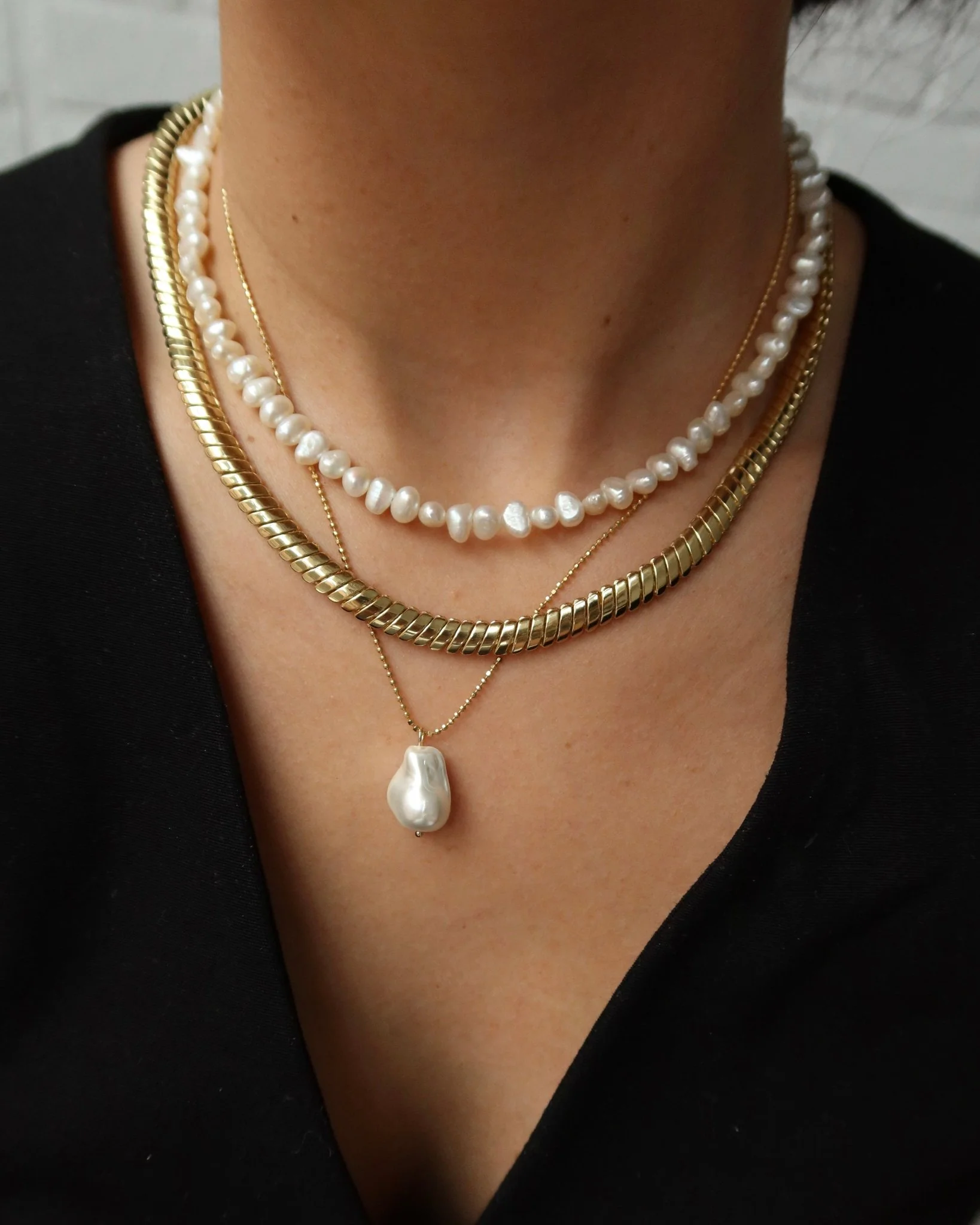 ISLA PEARL NECKLACE WITH RING CLASP - Image 3