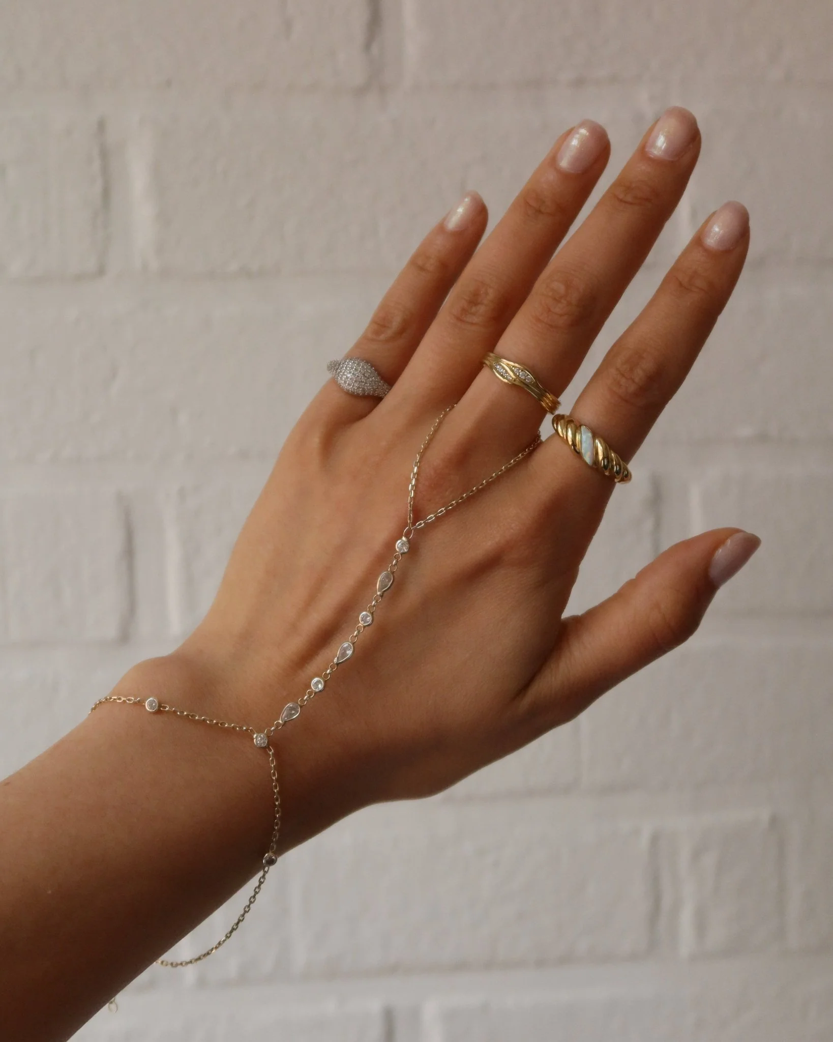 AMAYA HAND CHAIN - Image 10