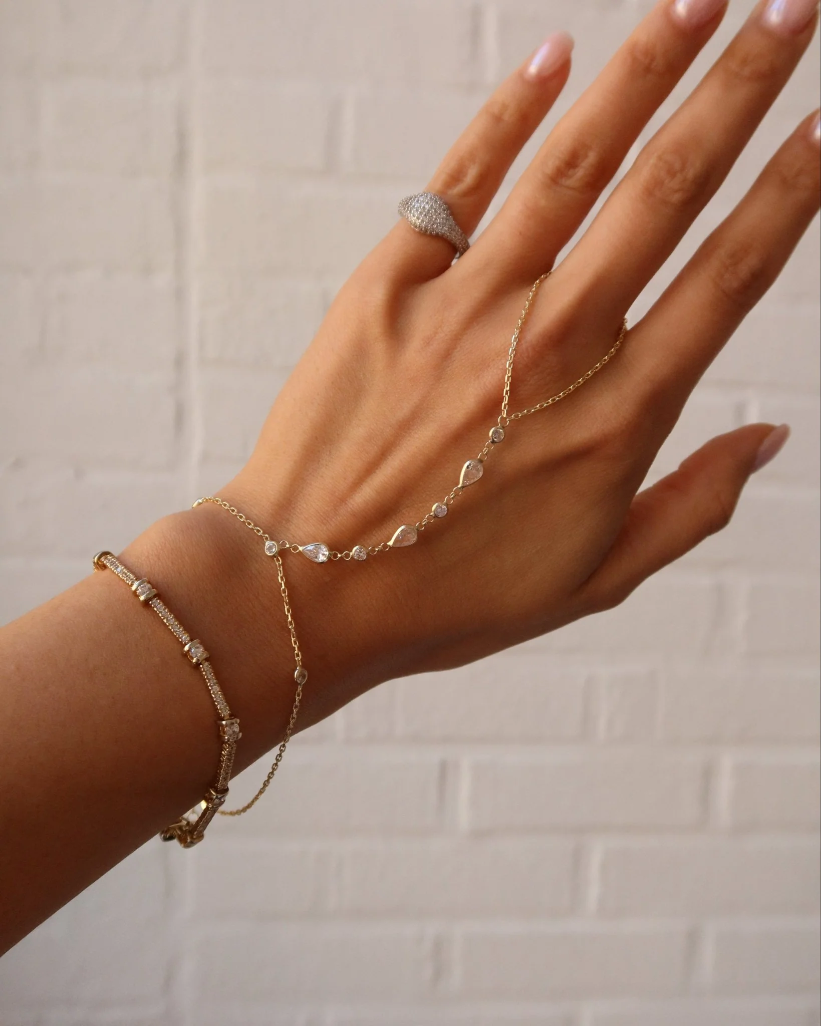 AMAYA HAND CHAIN - Image 3