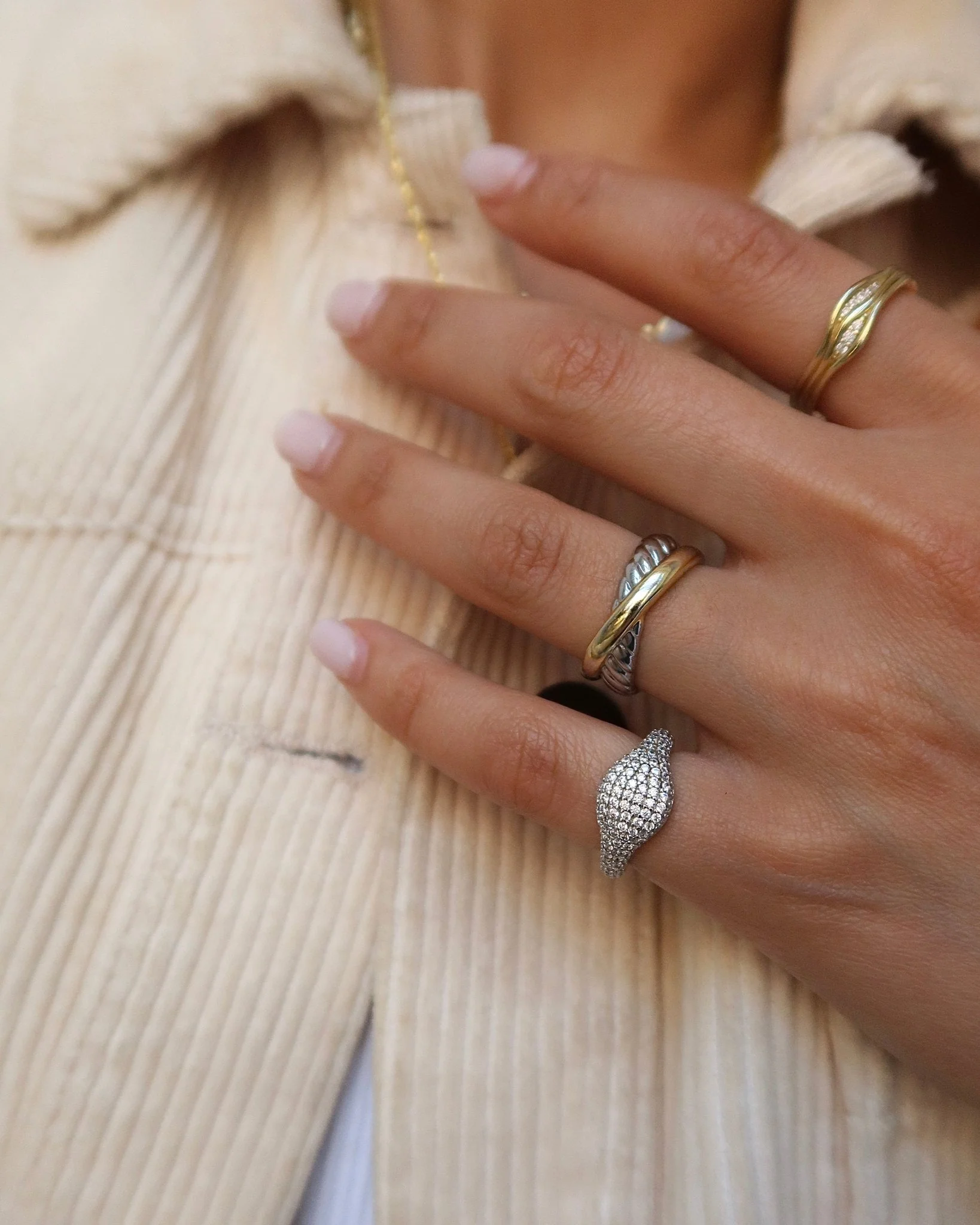 ASHTON MIXED METAL CROSSOVER RING - Image 3