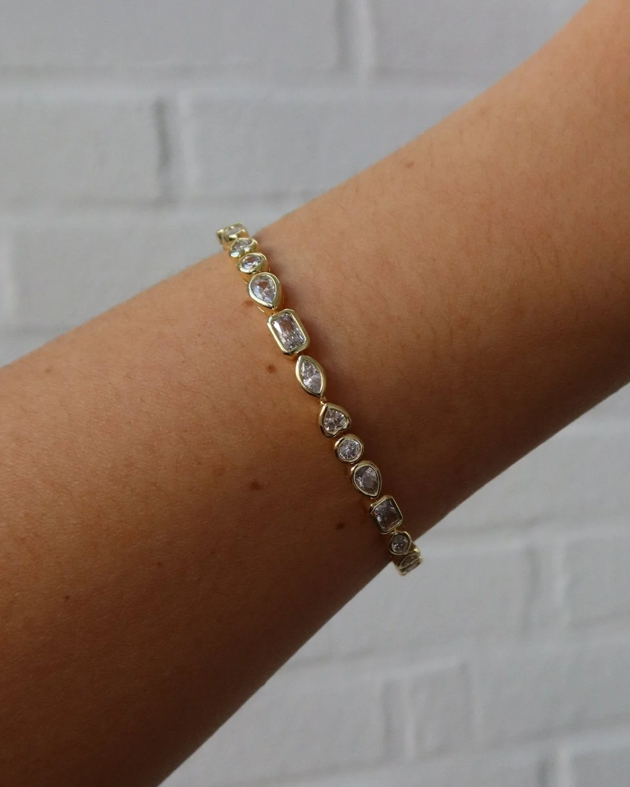 CHLOE MIXED STONE BEZEL TENNIS BRACELET - Image 5