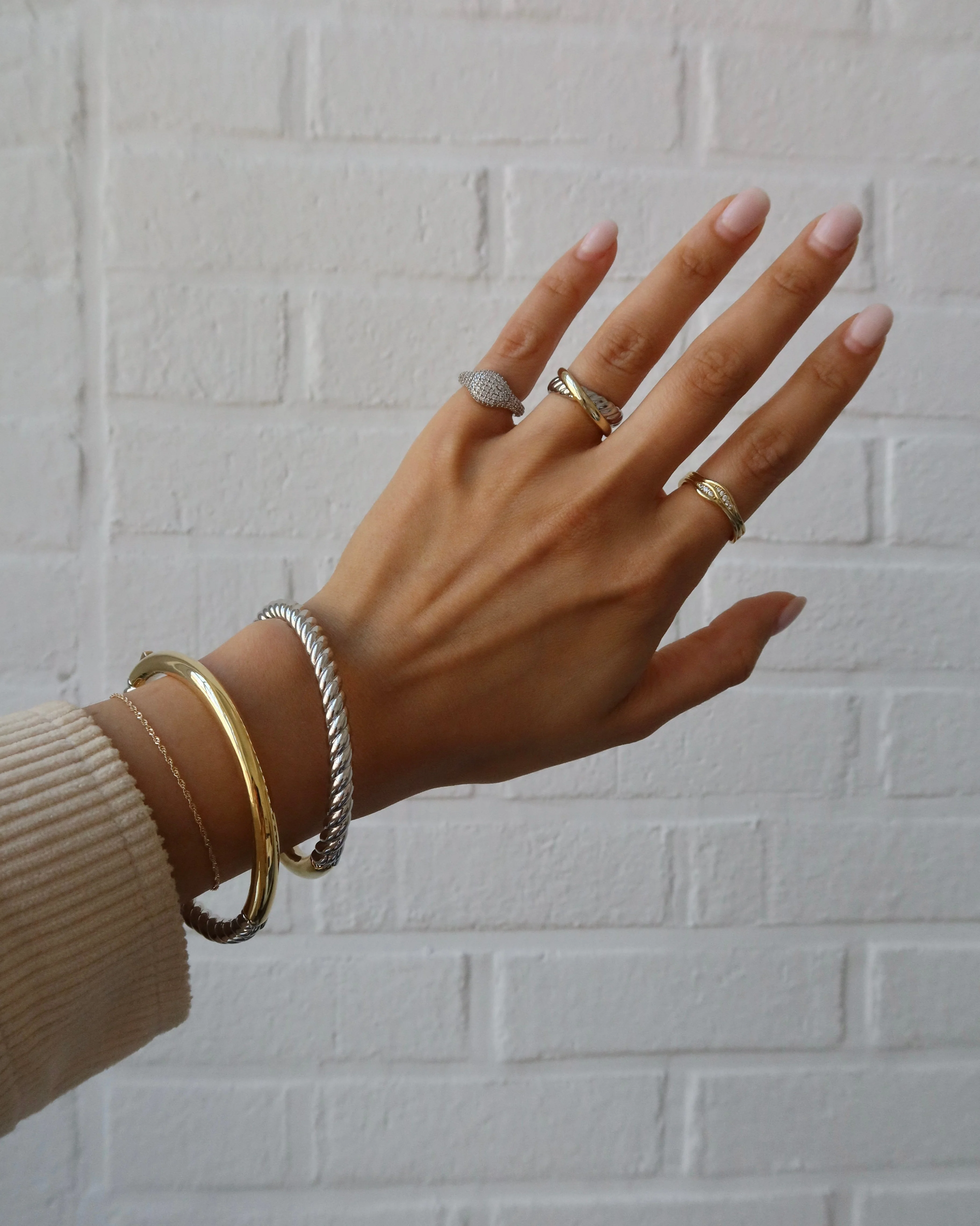 PENELOPE PAVÉ SIGNET RING - Image 8