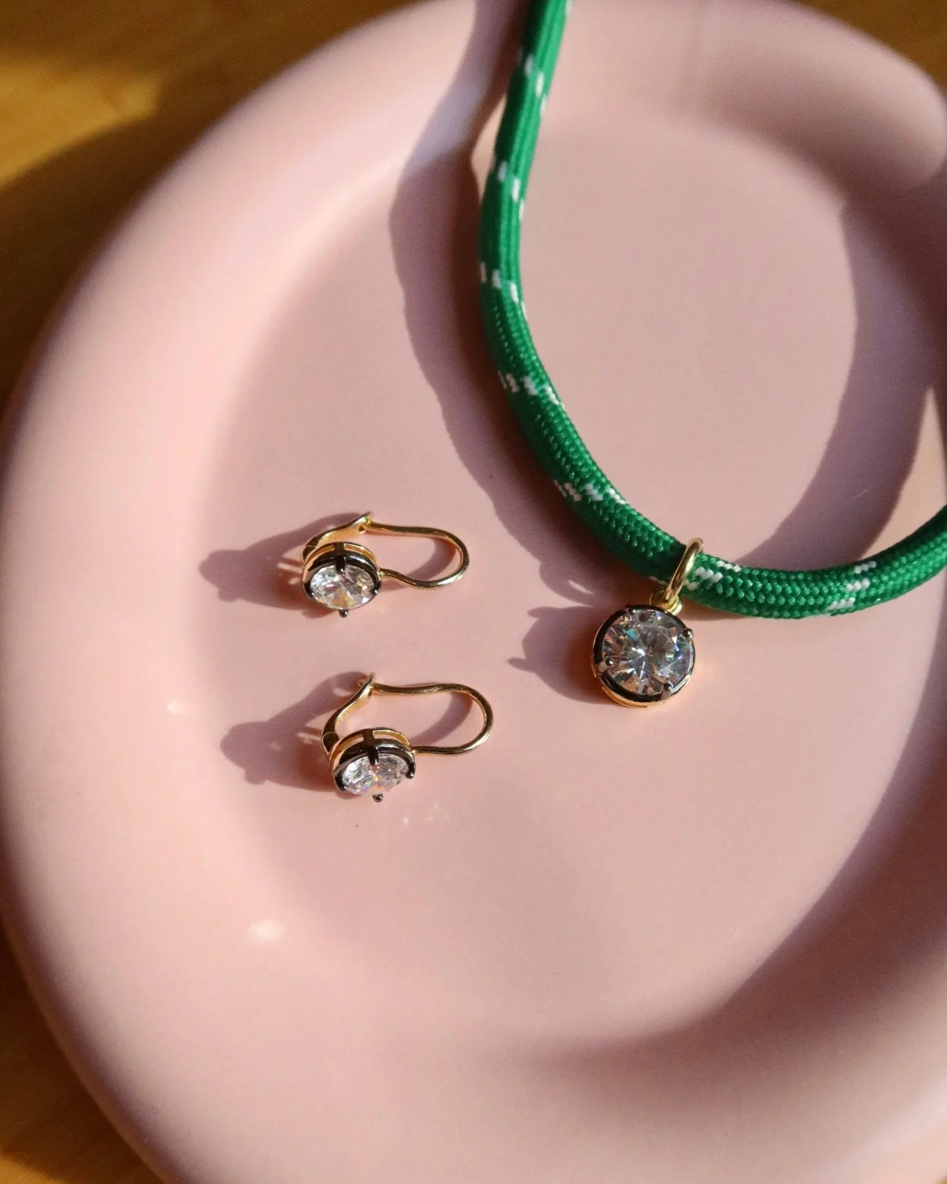 BLYTHE OXIDIZED RIM CZ HUGGIES - Image 3