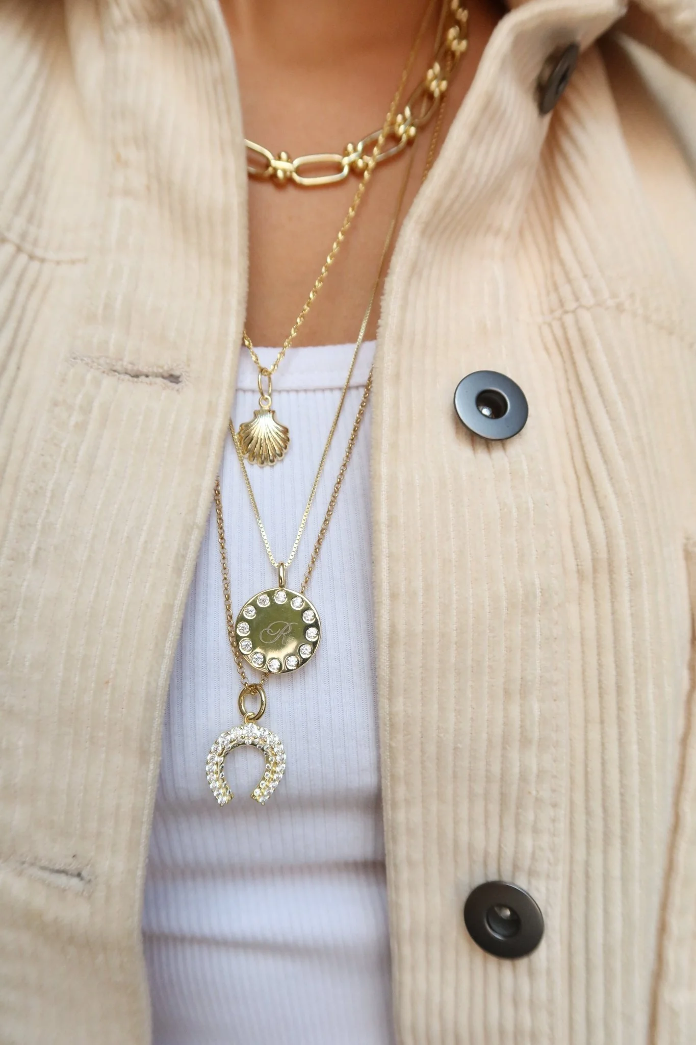 DYLAN FLAT LINK STATEMENT NECKLACE - Image 9