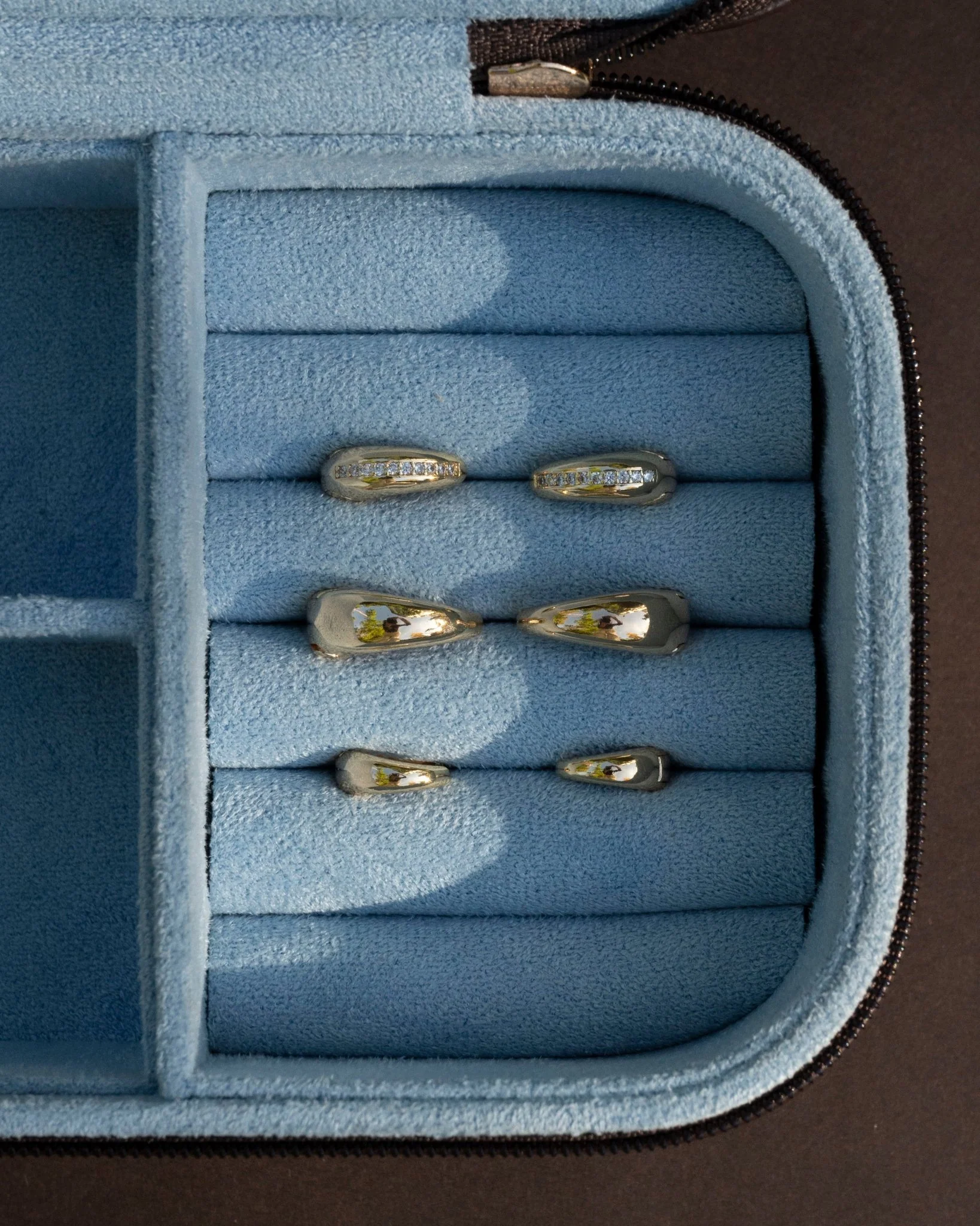 CHOCOLATE & BLUE 2-IN-1 TRAVEL JEWELRY CASE - Image 4