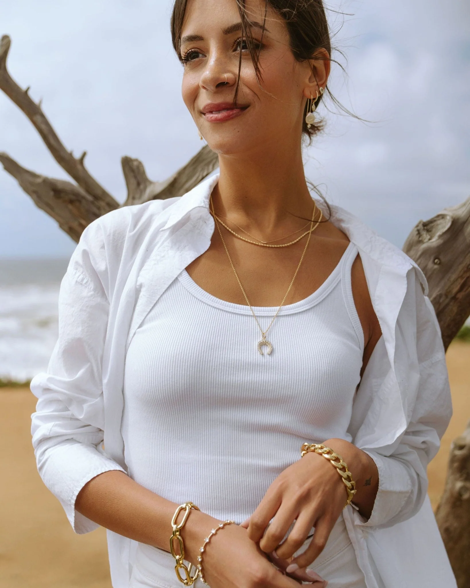 LOREN HORSESHOE PENDANT NECKLACE - Image 3