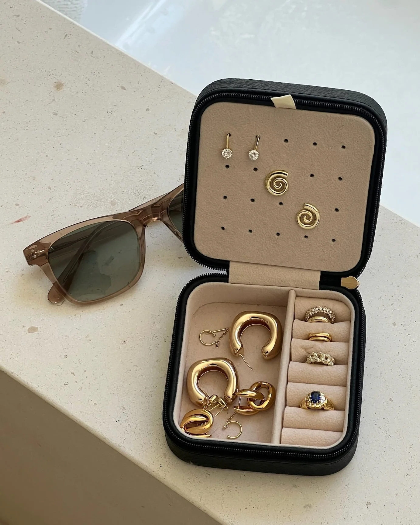 ELYSE SPARKLE BAR STUDS - Image 13