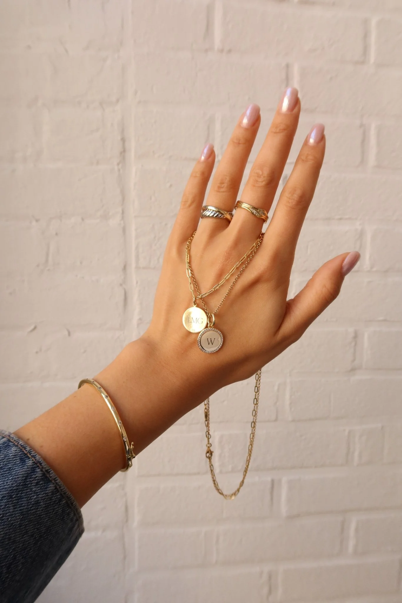 CORA ENGRAVABLE PAVÉ HALO PENDANT WITH ROLO CHAIN - Image 3