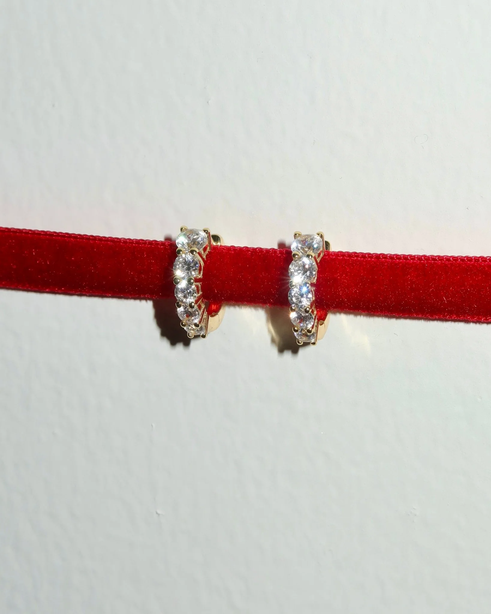 THE JEUNE SPARKLE HUGGIES - Image 10