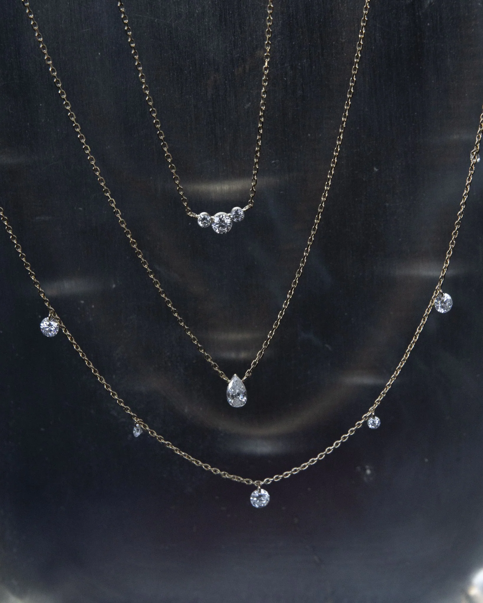 KENSINGTON INVISIBLE SETTING DIAMOND TRIO NECKLACE - Image 4