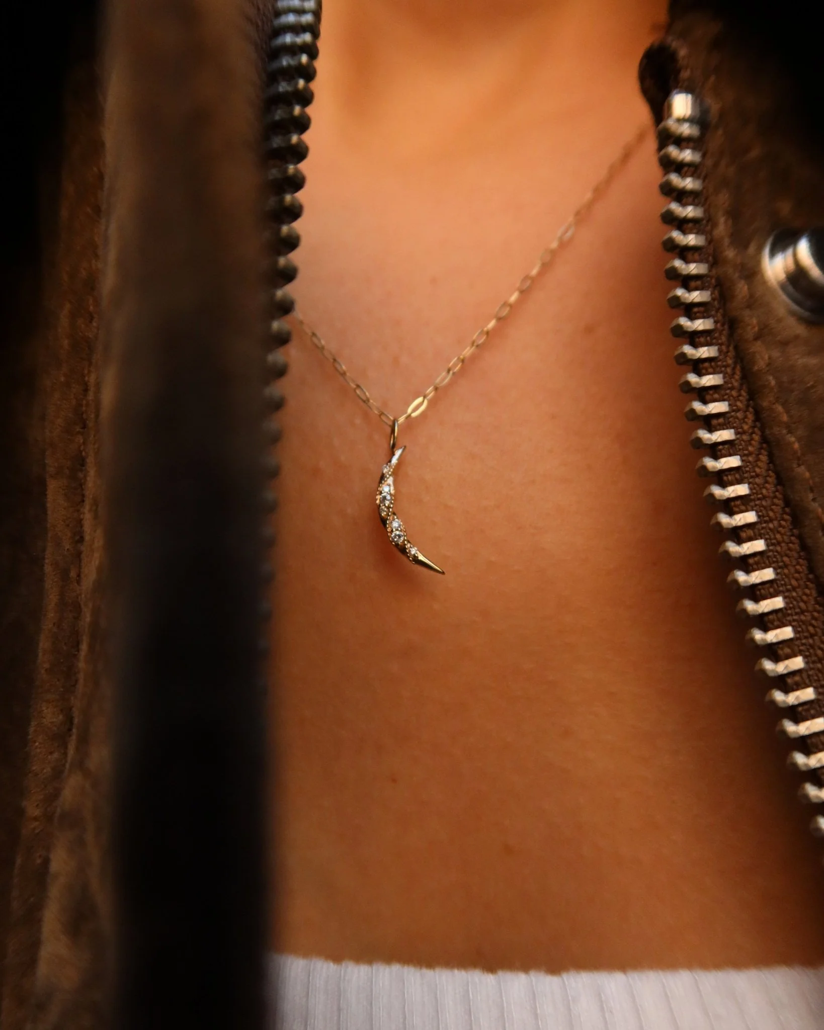 SHOREDITCH DIAMOND MOON CHARM ON 14K PAPERCLIP CHAIN - Image 4