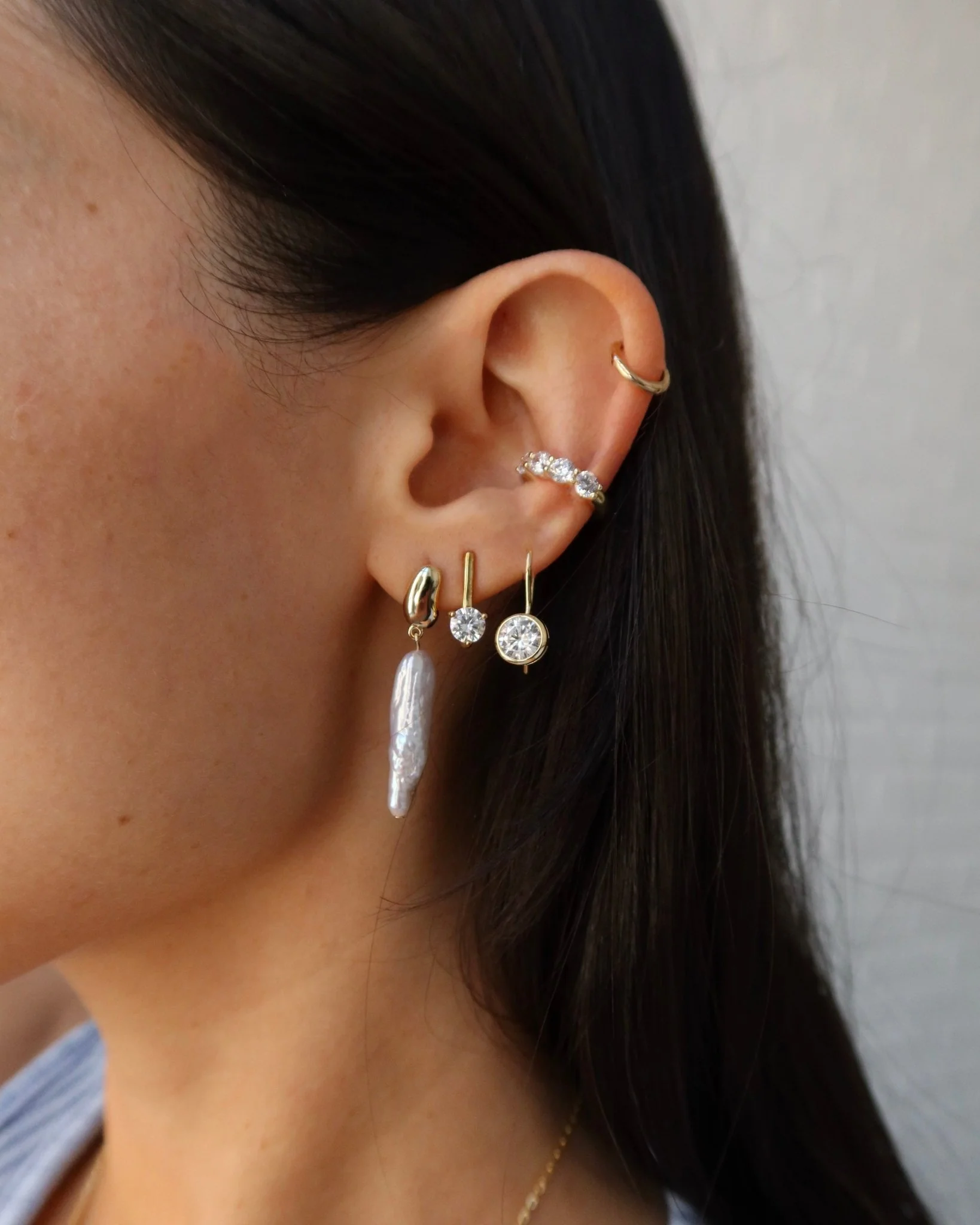 LUCIE ORGANIC PEARL DROP EARRINGS - Image 3