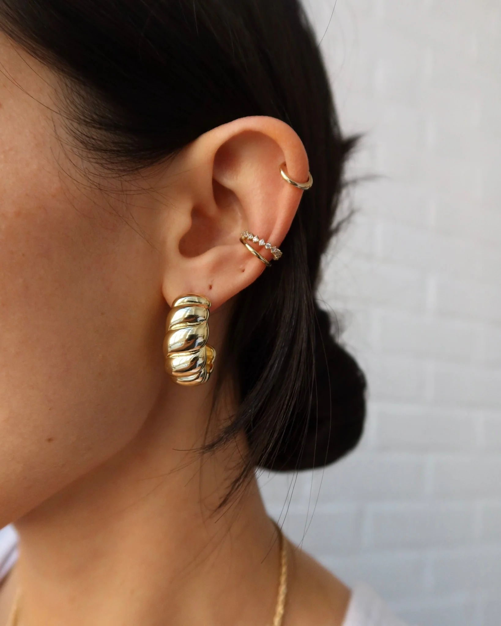 ELIANA CHUNKY CRESCENT EARRINGS - Image 3