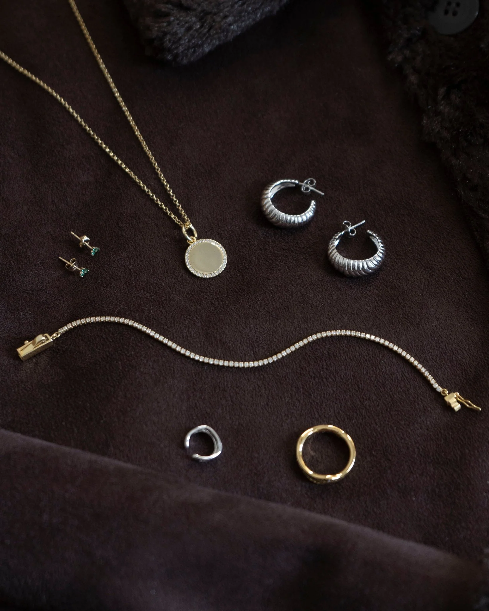 MERRITT TEXTURED MEDIUM HOOPS - Image 11