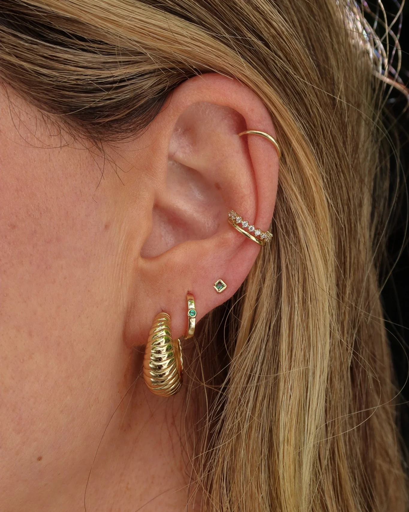 MERRITT TEXTURED MEDIUM HOOPS - Image 8