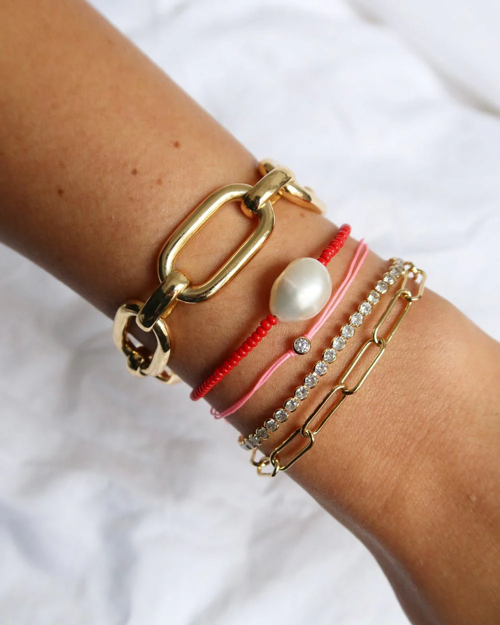 MYA SEED BEAD PEARL BRACELET (RED) - Image 4