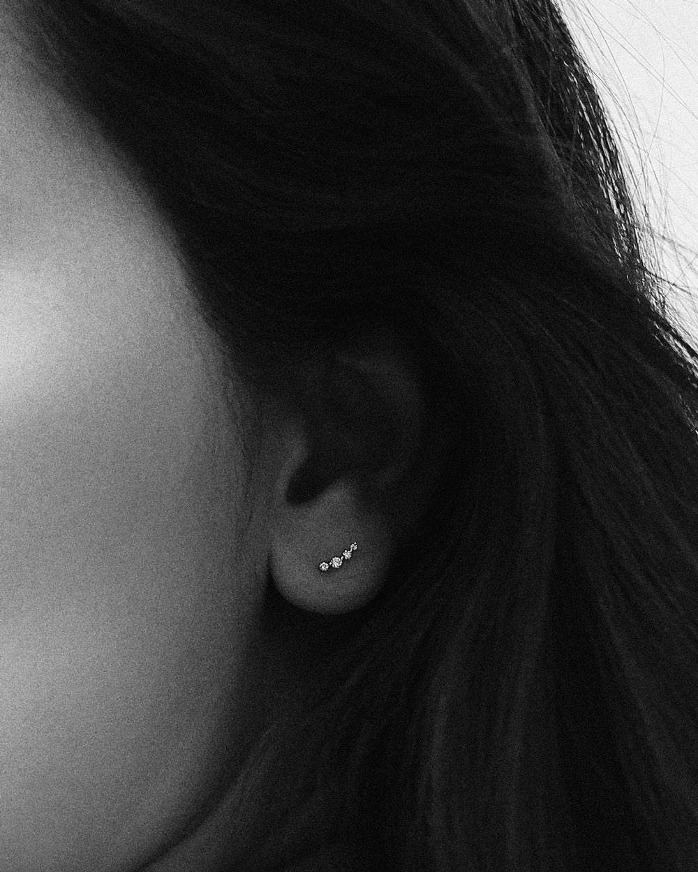 NEWPORT CURVED DIAMOND EARRINGS - Image 9