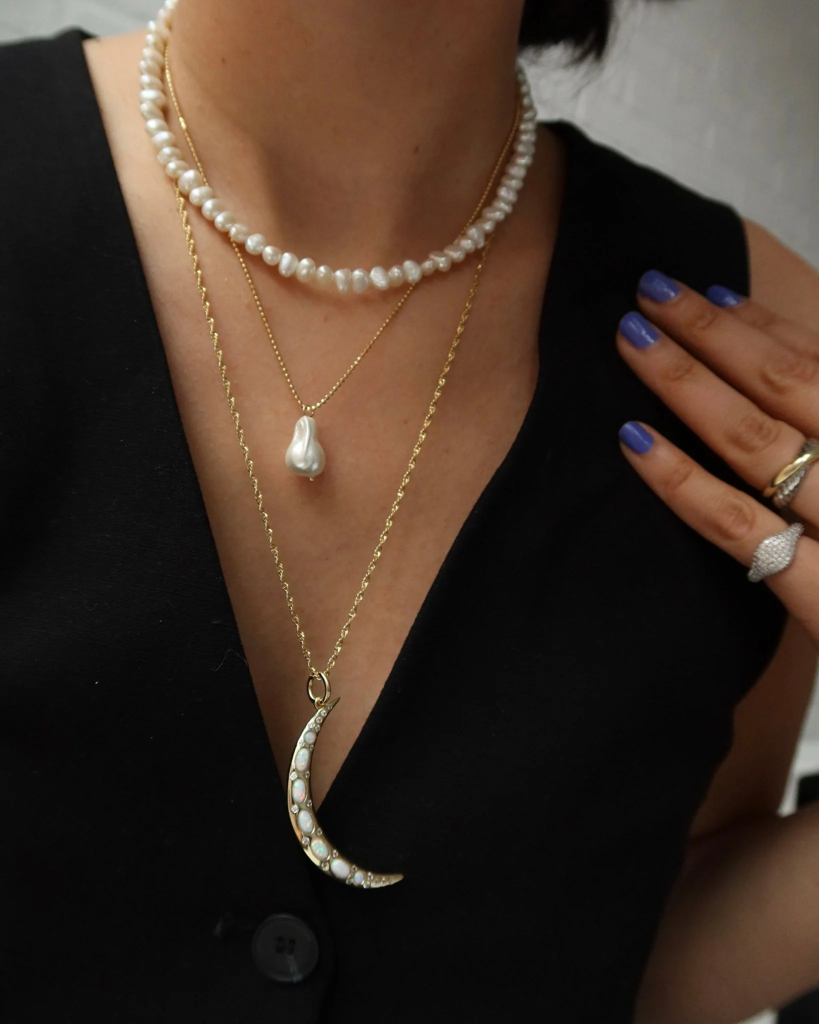 SELENE OPAL MOON CHARM NECKLACE - Image 4