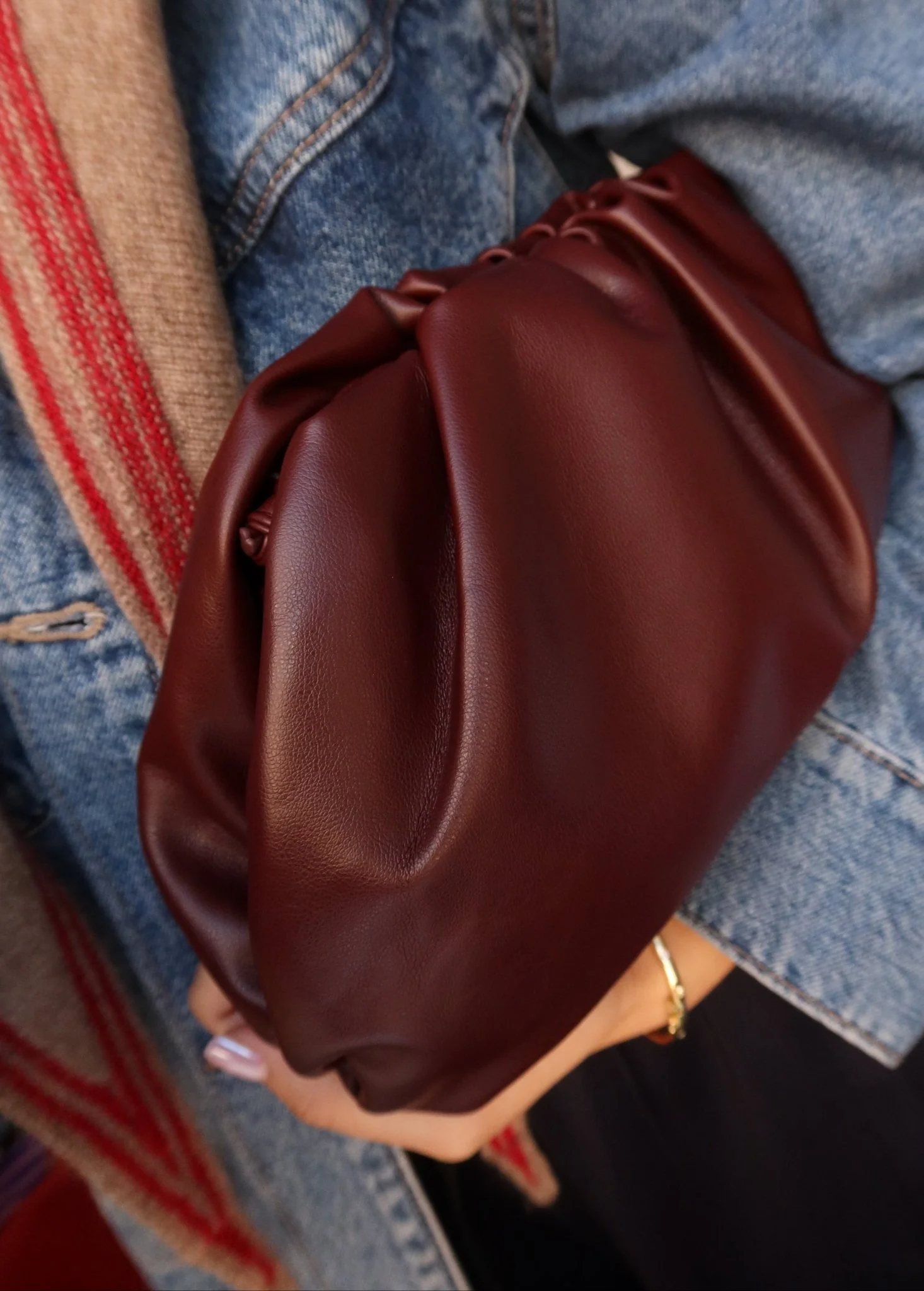 VEGAN LEATHER CROSSBODY CLUTCH - Image 3