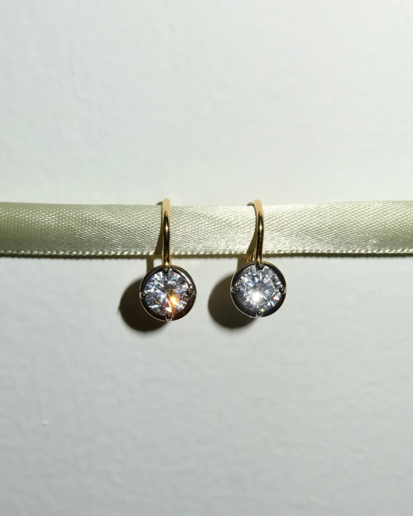 BLYTHE OXIDIZED RIM CZ HUGGIES - Image 10