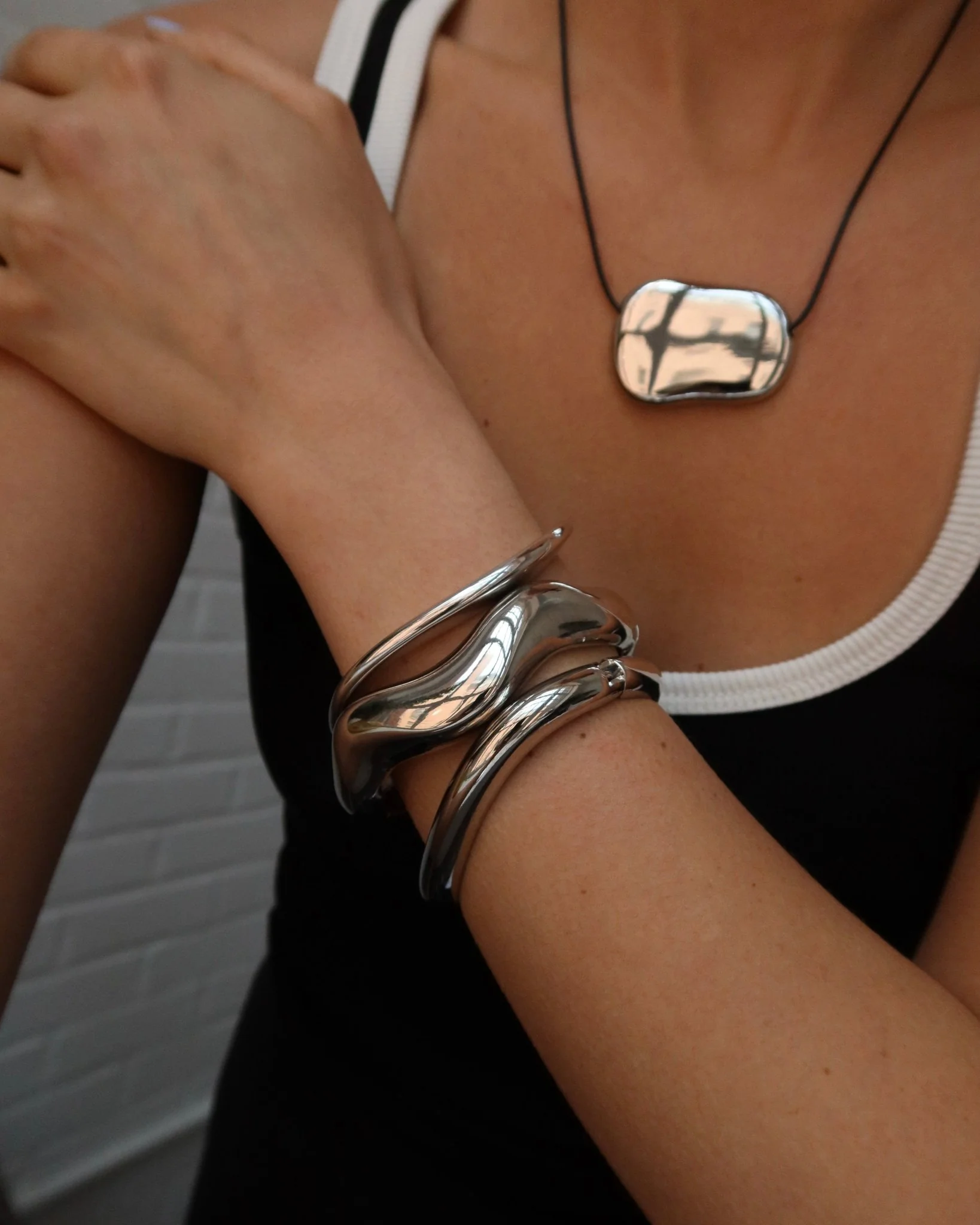 RAQUEL ORGANIC SILVER PLATE LEATHER NECKLACE - Image 5