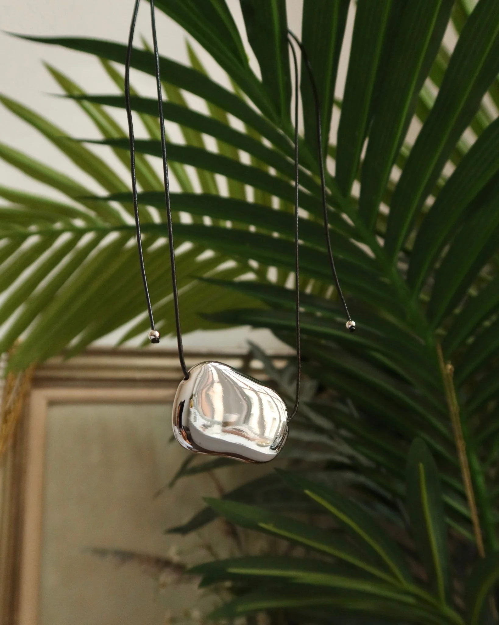 RAQUEL ORGANIC SILVER PLATE LEATHER NECKLACE - Image 7