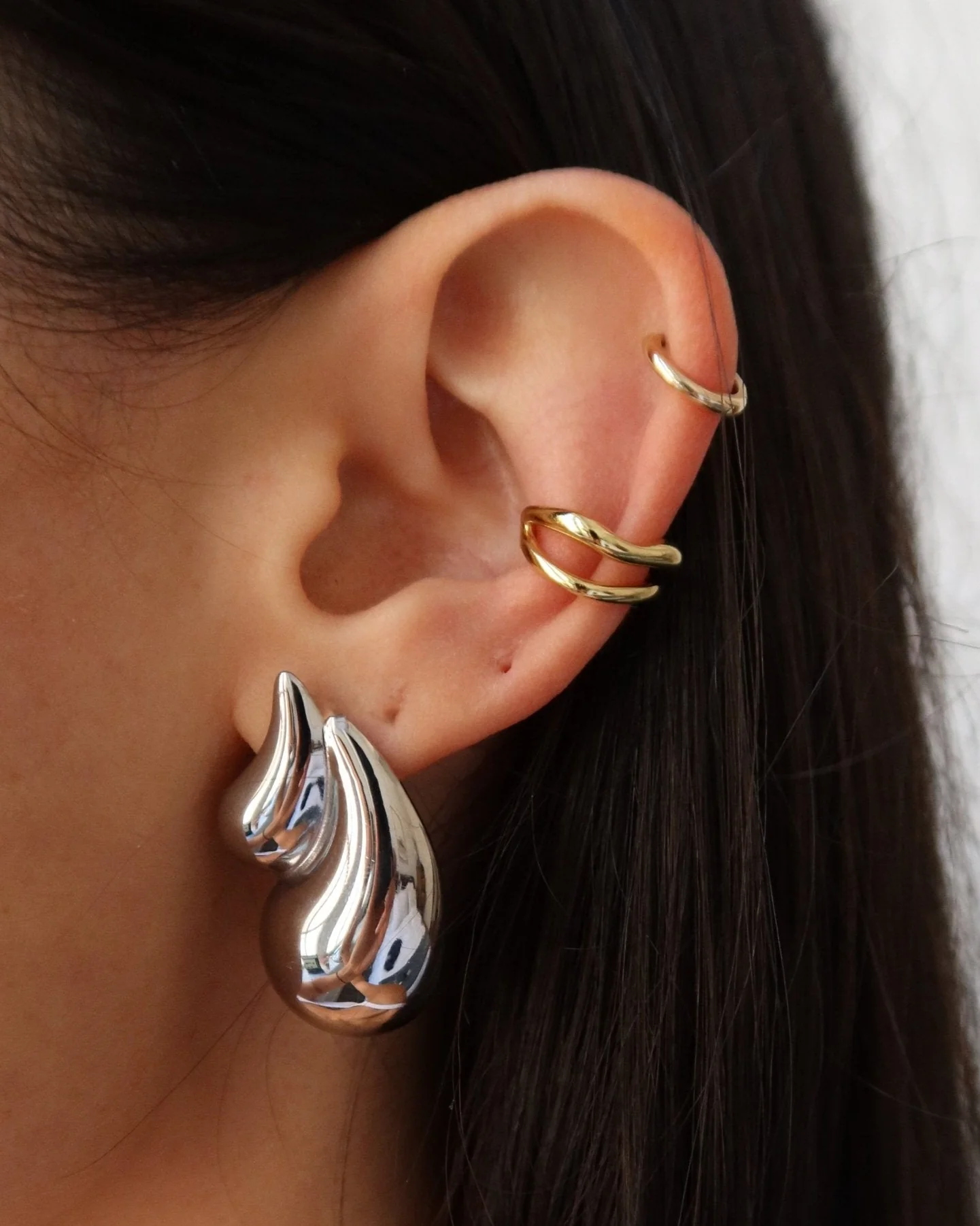 EMMA DOUBLE WAVY EAR CUFF - Image 12
