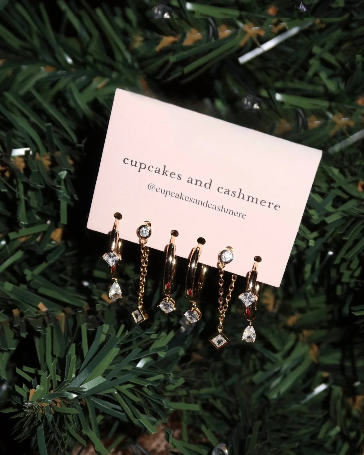 THE MAXIMALIST HOLIDAY EARRING SET - Image 9