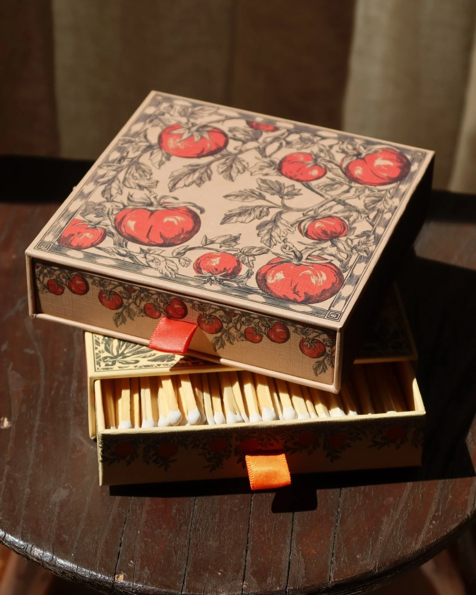 TOMATO VINTAGE-INSPIRED MATCHBOX - Image 3