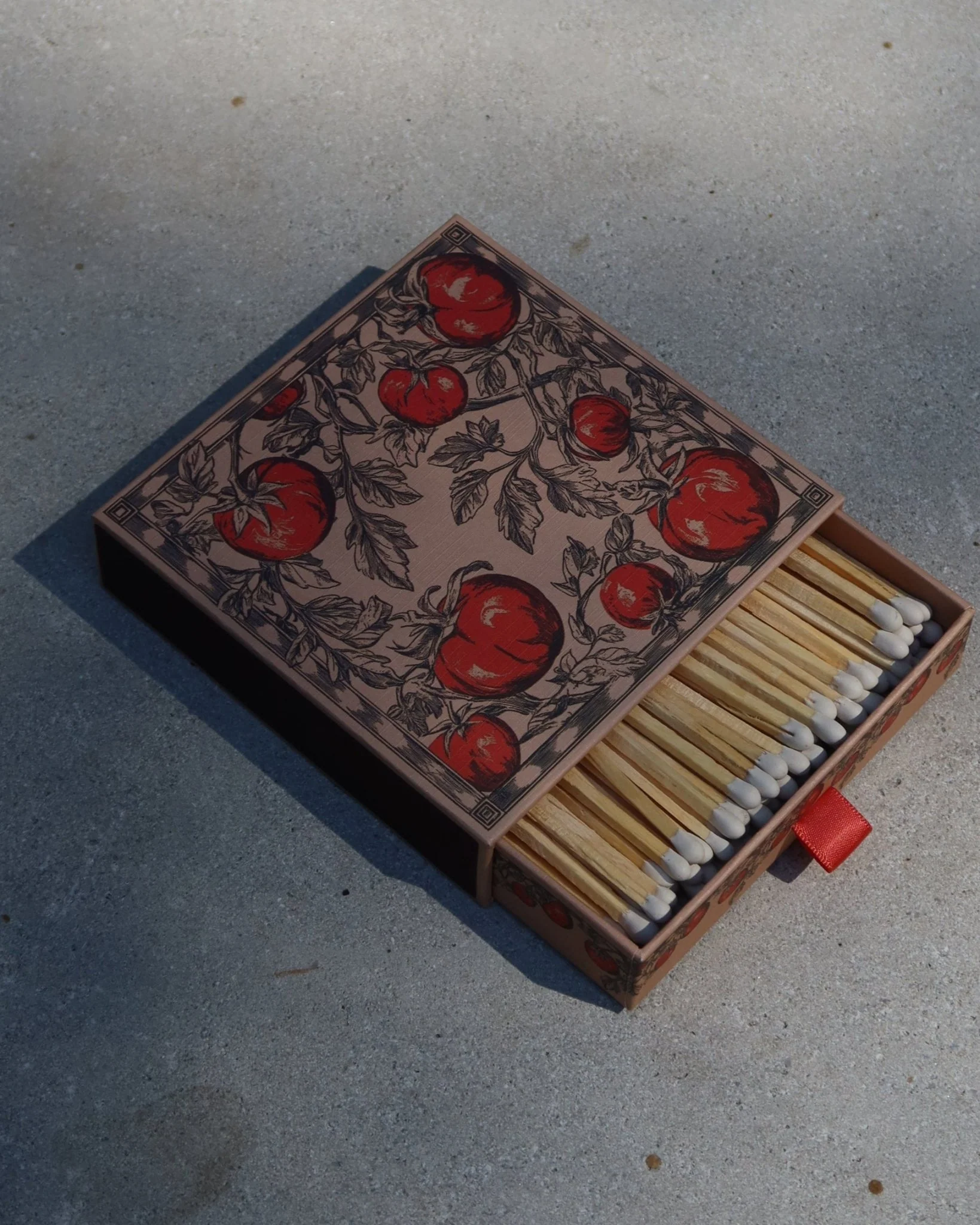 TOMATO VINTAGE-INSPIRED MATCHBOX - Image 4
