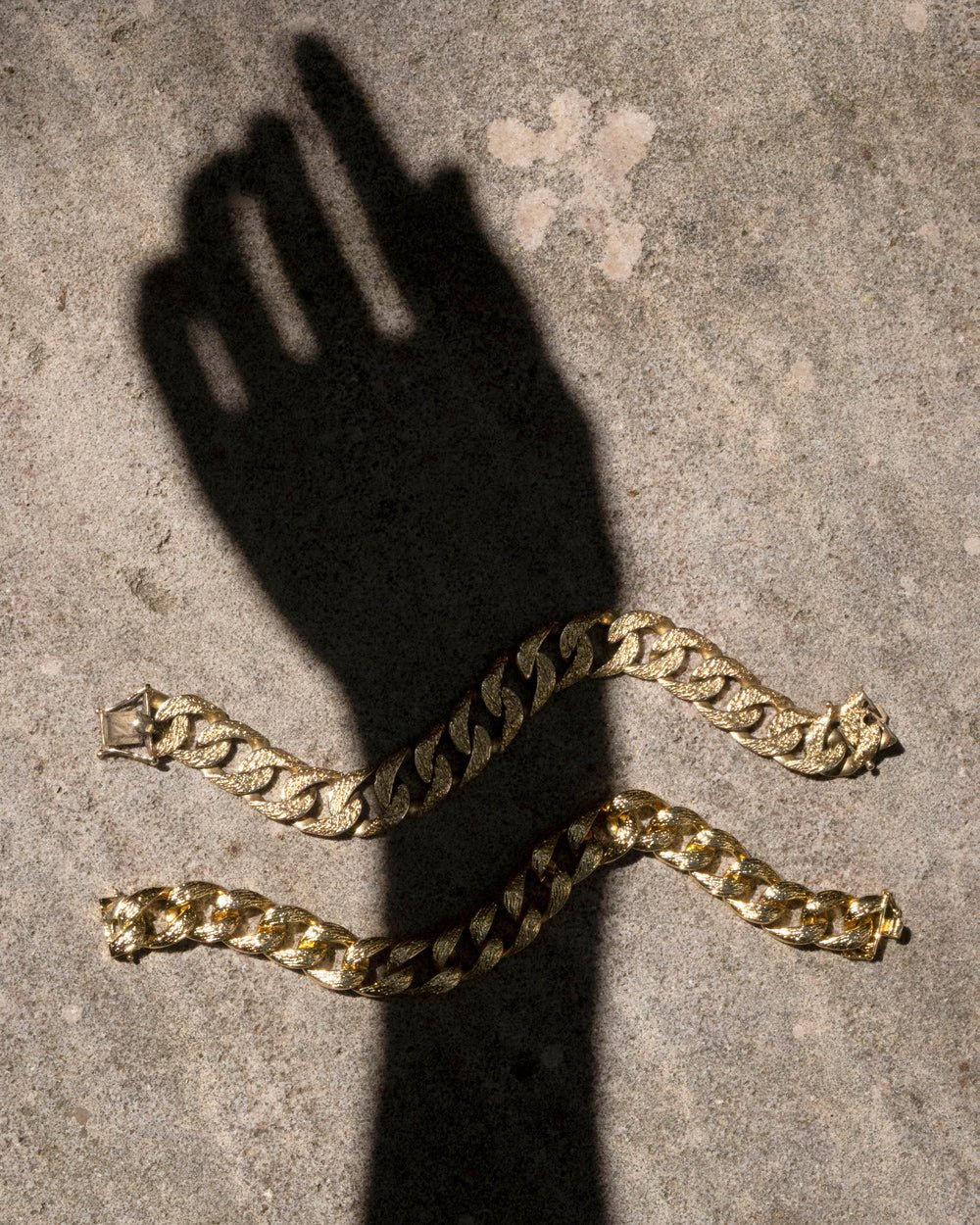 Zoli Bold Cuban Link Bracelet - Image 13