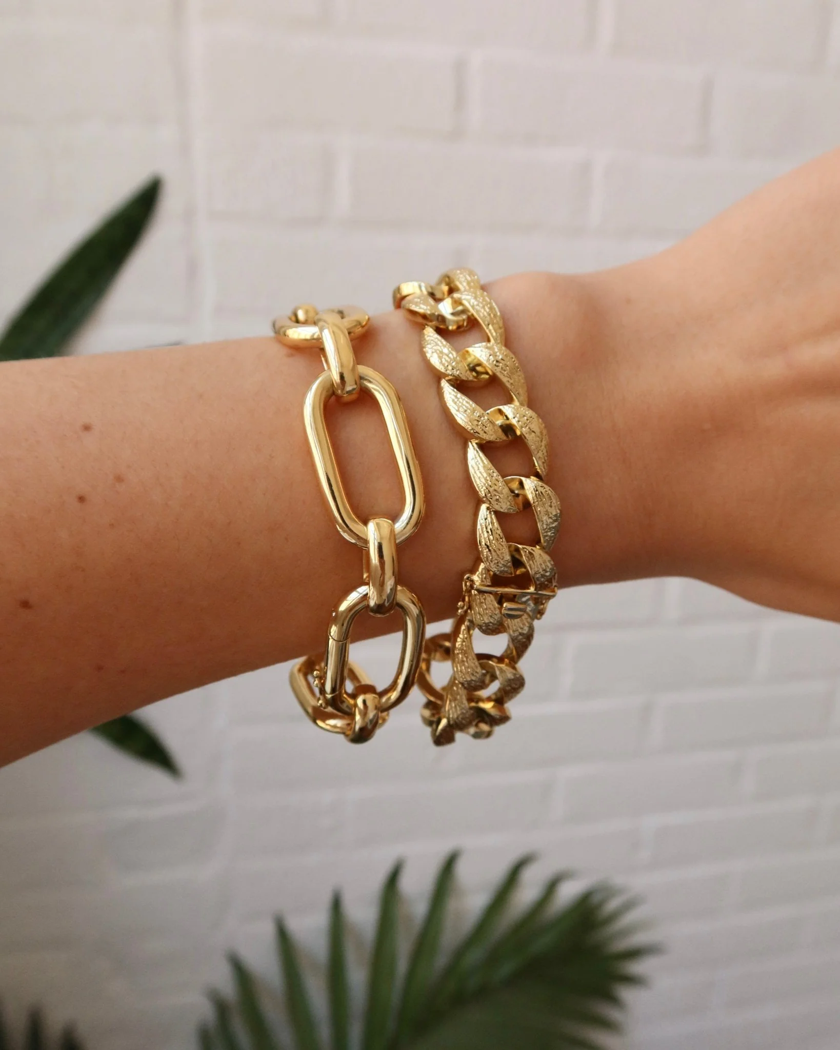Zoli Bold Cuban Link Bracelet - Image 3